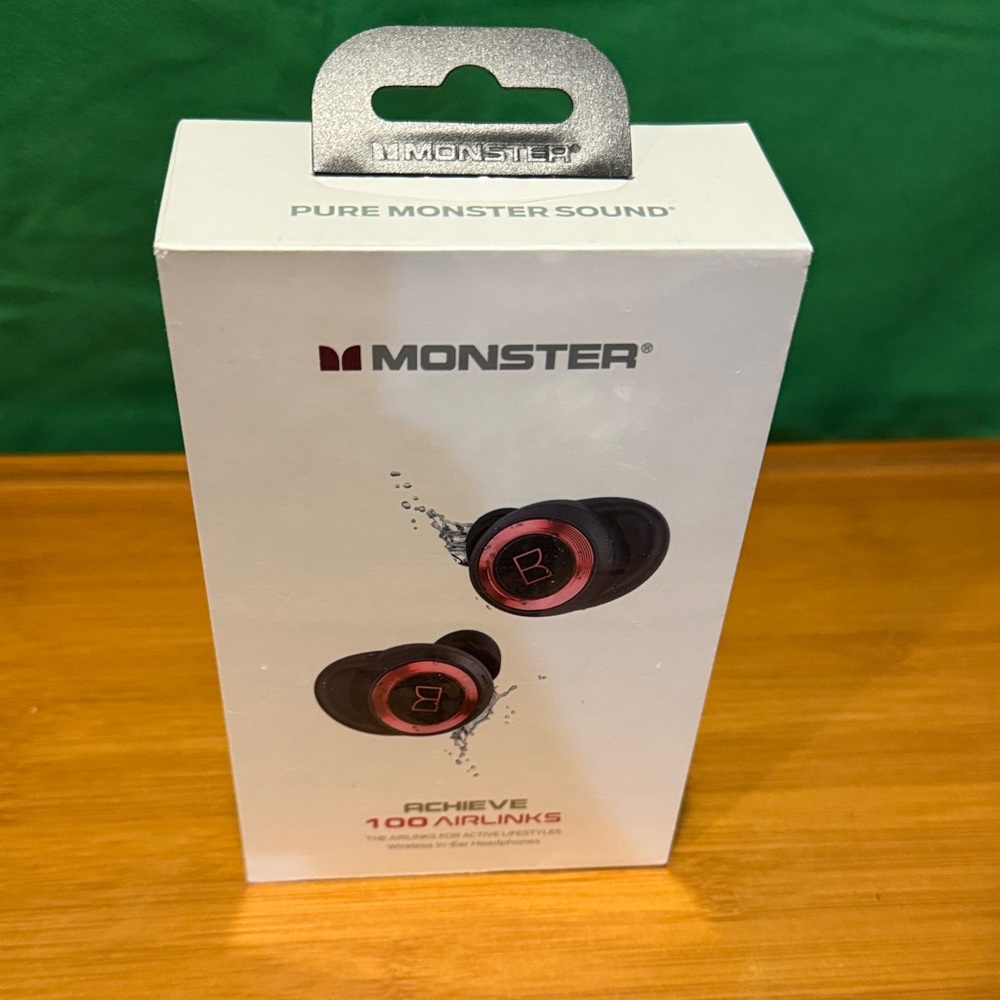 Monster Achieve 100 Airlinks Wireless Earbuds - Picture 5 of 5